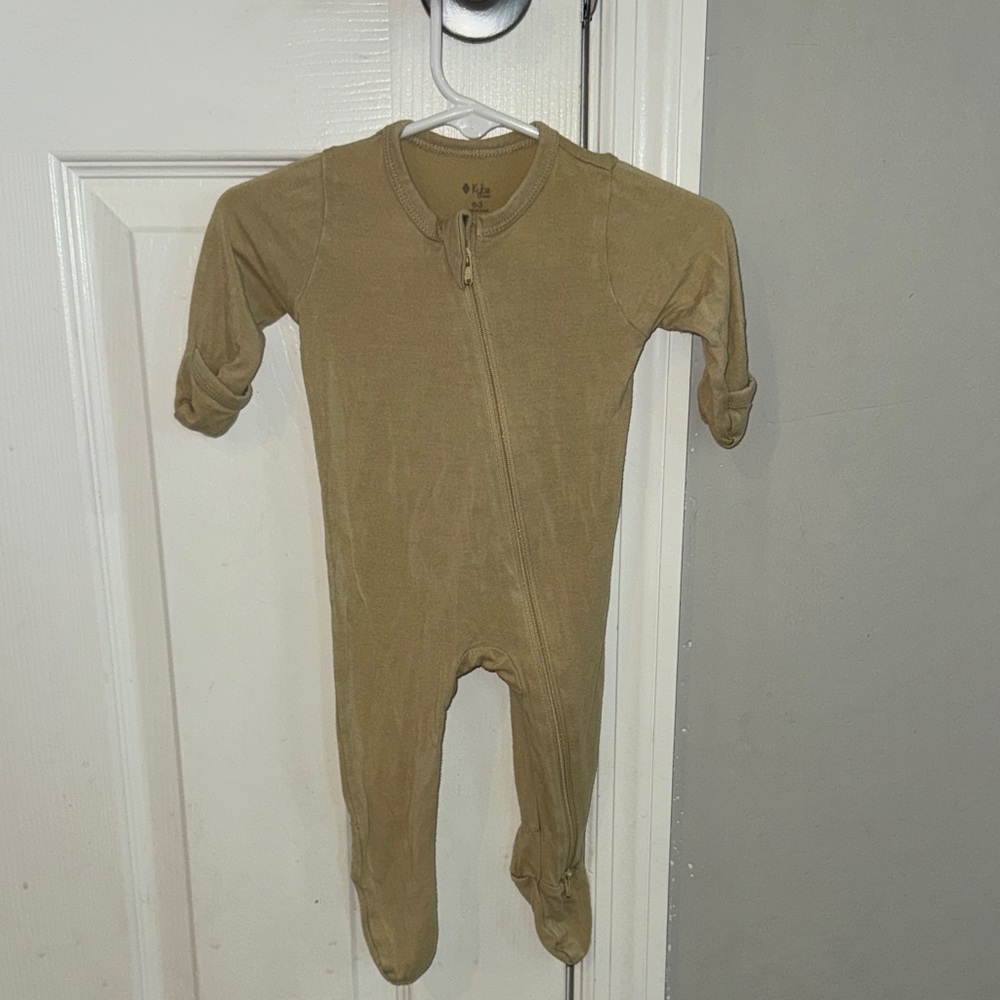 Kyte BABY Tan Zipper One Piece Footie